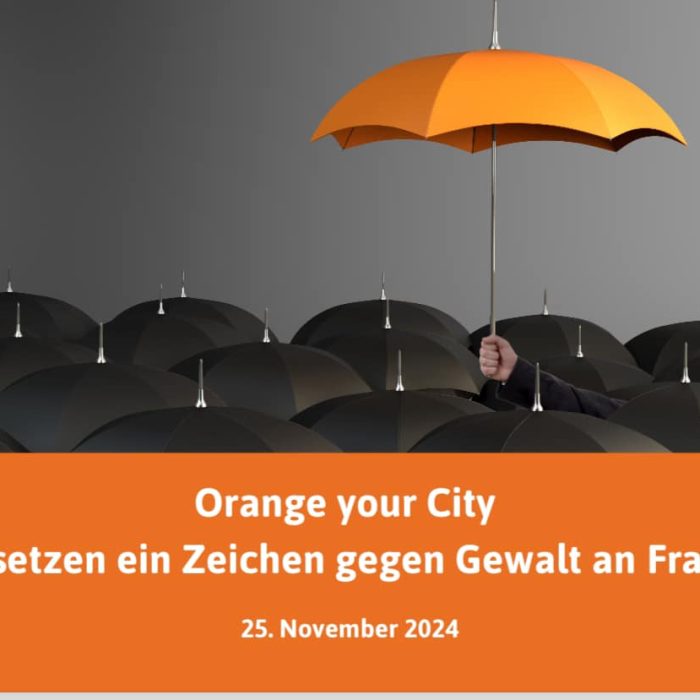 Aktion «Orange Days» beim Torbogen Bahnhof Luzern